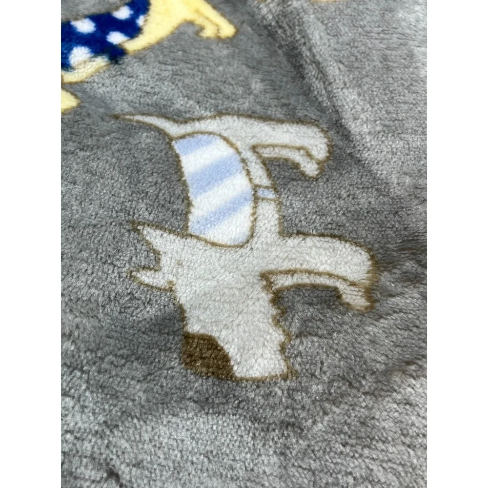 Berkshire Opulence Plush Pet Throw Blanket Dogs with Sweaters 50″×60″ NWT New